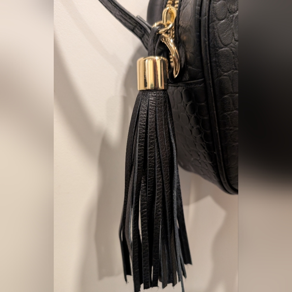 Mark and Graham Essential Crossbody Bag - Picture 5 of 7